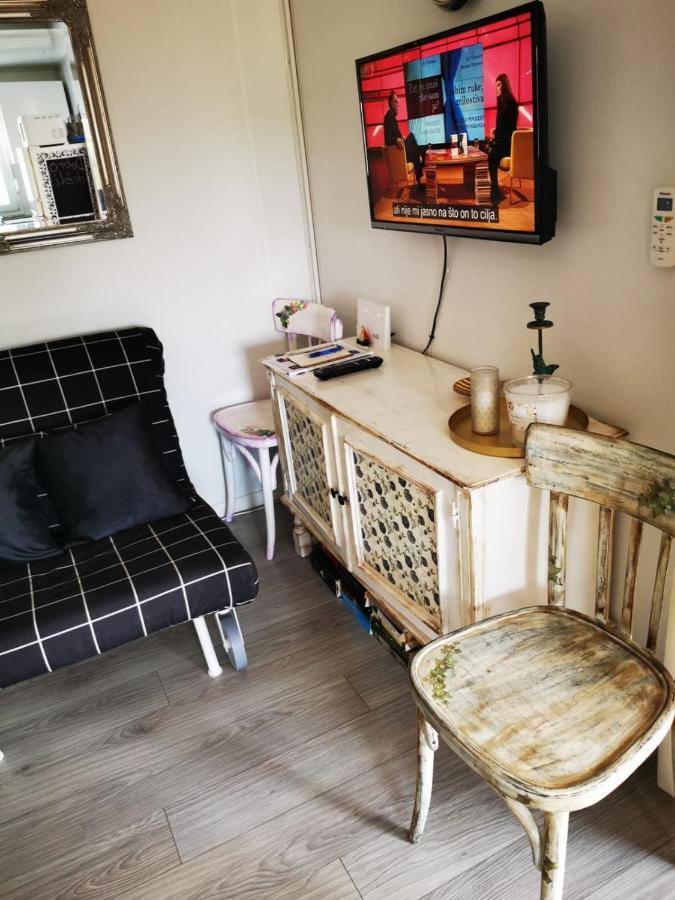 Studio Apartment Rosemary Ровінь Екстер'єр фото